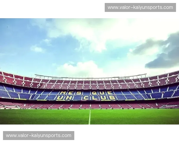 梦剧场与诺坎普的史诗对垒:当红魔遇见红蓝,那不只是足球 梦剧场与诺坎普的史诗对垒:当红魔遇见红蓝,那不只是足球